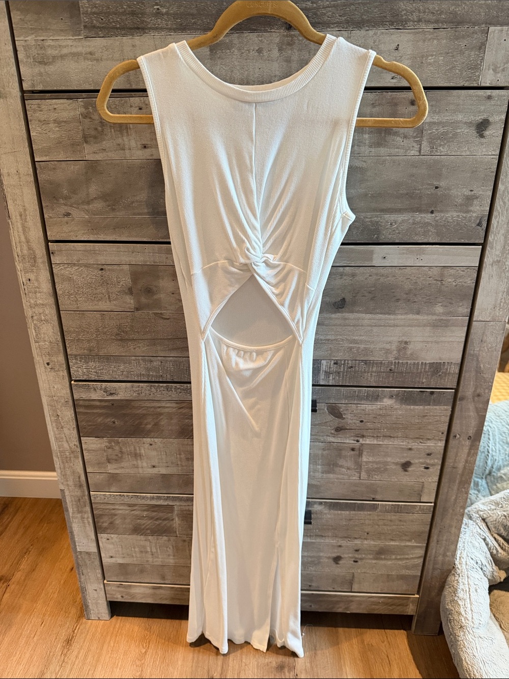 Sleeveless White Twist-Back Maxi Dress
